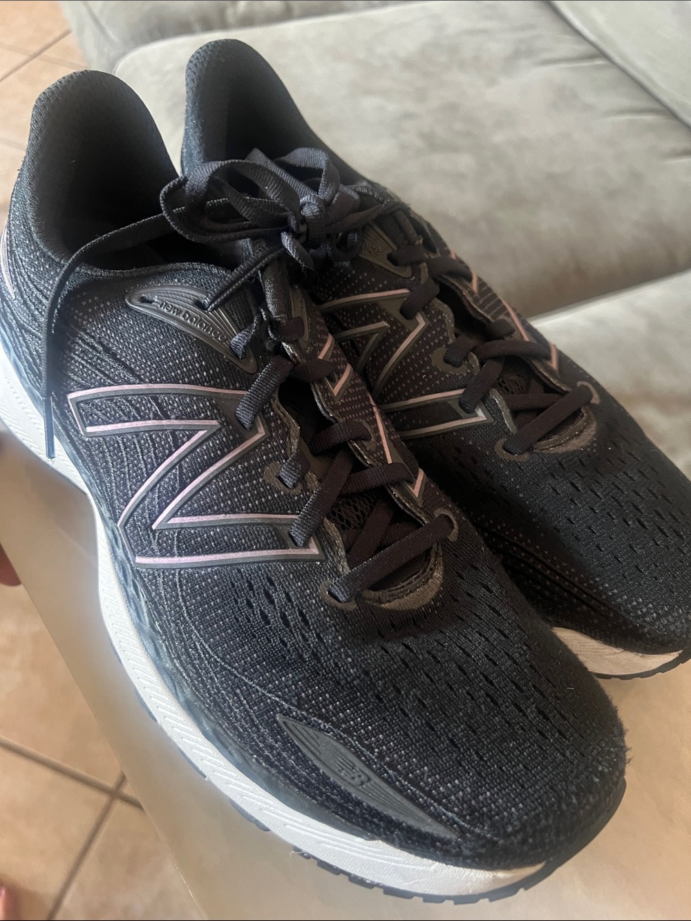 New Balance 860 Black Running Shoes with Purple Trim sz 10